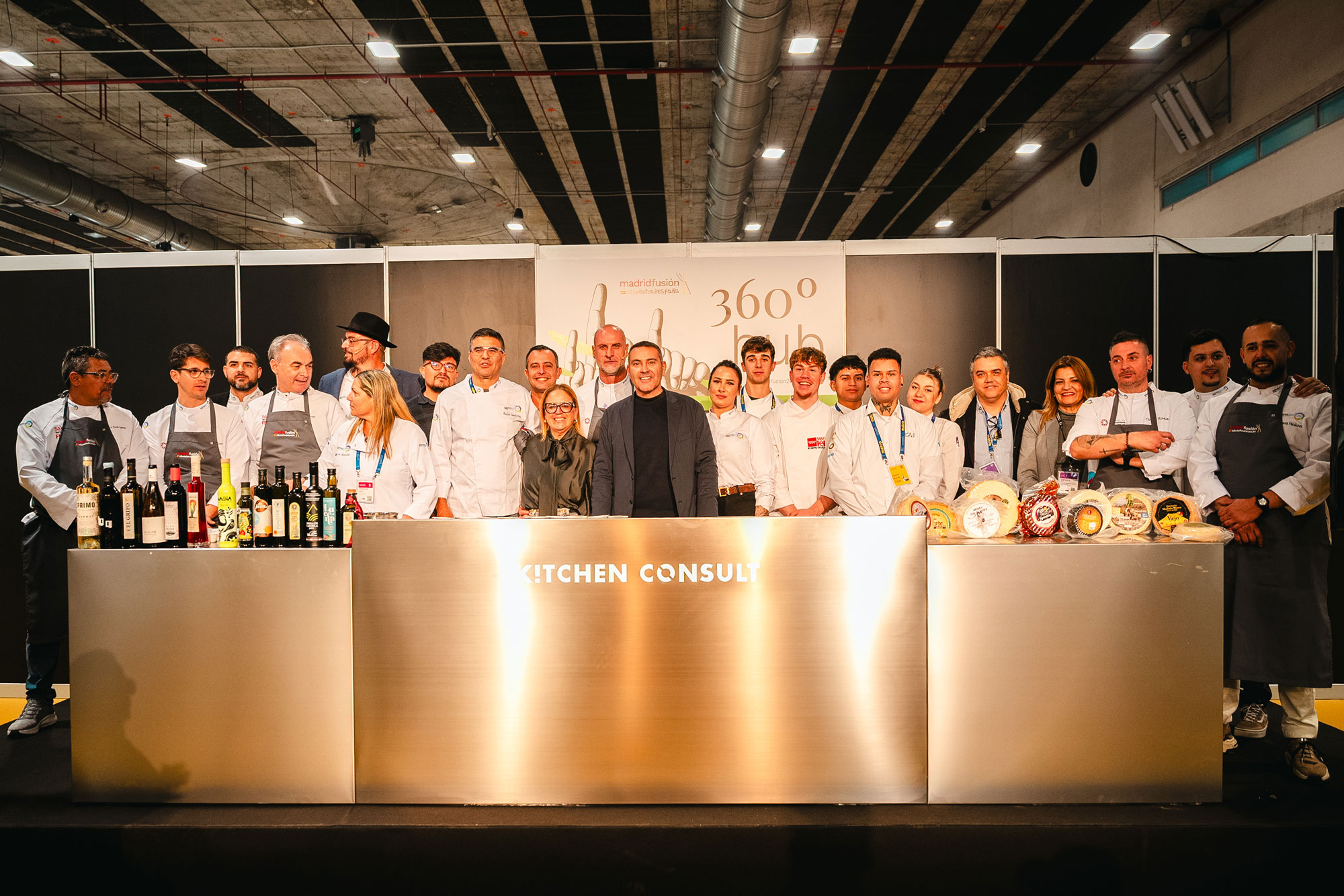 comerenlanzarote.com Cocineros y auxiliares de Lanzarote junto con el presidente del Cabildo y dos consejeros insulares